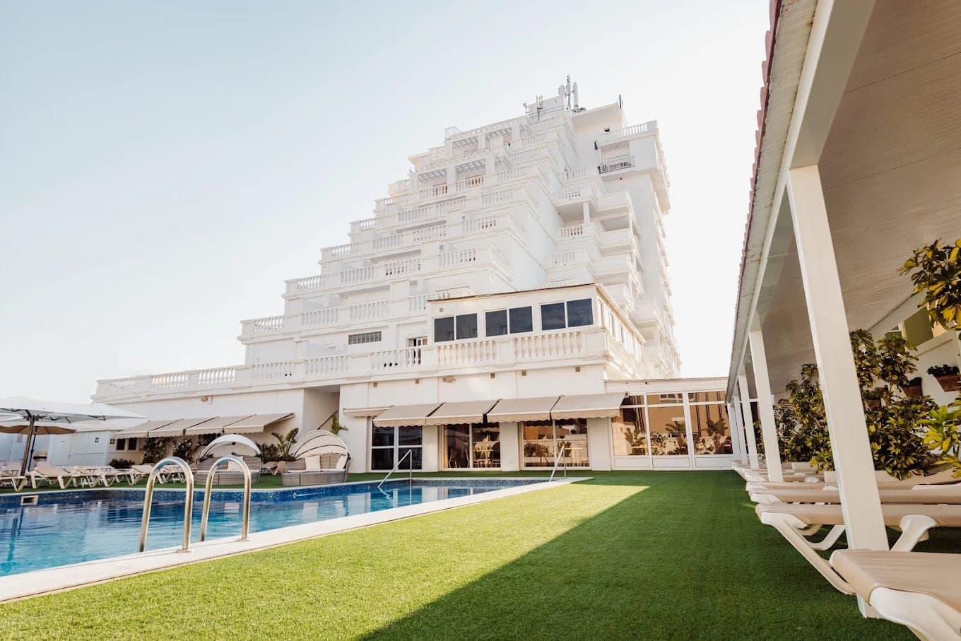 Delfines Hotel & Suites